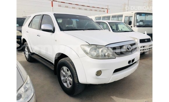 သွင်းကုန် Toyota Fortuner White ကား Import - Dubai Ayeyarwady သွင်းကုန် Toyota Fortuner White ကား Import - Dubai Ayeyarwady