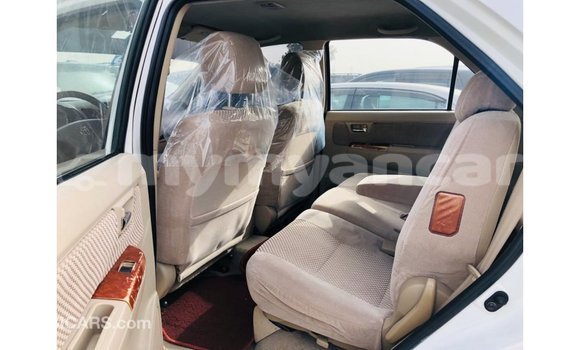 သွင်းကုန် Toyota Fortuner White ကား Import - Dubai Ayeyarwady သွင်းကုန် Toyota Fortuner White ကား Import - Dubai Ayeyarwady