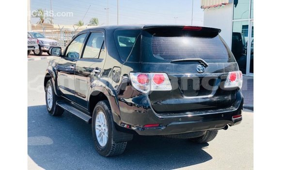 သွင်းကုန် Toyota Fortuner Black ကား Import - Dubai Ayeyarwady သွင်းကုန် Toyota Fortuner Black ကား Import - Dubai Ayeyarwady
