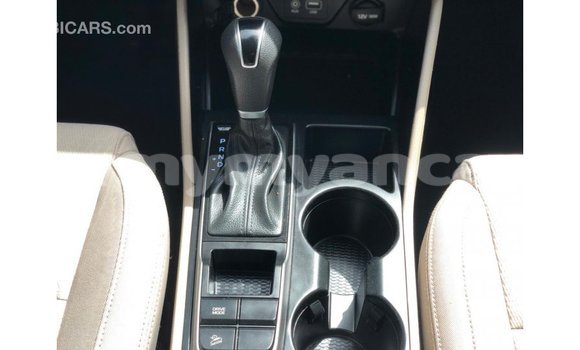 သွင်းကုန် Hyundai Tucson Red ကား Import - Dubai Ayeyarwady သွင်းကုန် Hyundai Tucson Red ကား Import - Dubai Ayeyarwady