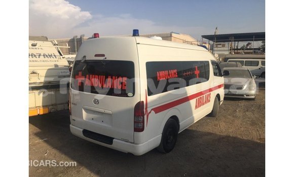 Buy Import Toyota Hiace White Car in Import - Dubai in Ayeyarwady Buy Import Toyota Hiace White Car in Import - Dubai in Ayeyarwady