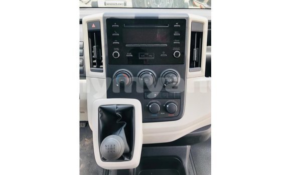 သွင်းကုန် Toyota Hiace White ကား Import - Dubai Ayeyarwady သွင်းကုန် Toyota Hiace White ကား Import - Dubai Ayeyarwady