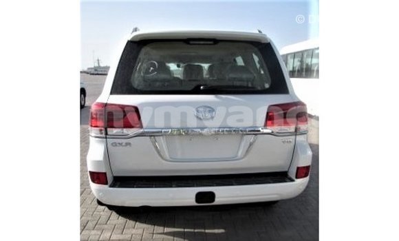 Buy Import Toyota Land Cruiser White Car in Import - Dubai in Ayeyarwady Buy Import Toyota Land Cruiser White Car in Import - Dubai in Ayeyarwady