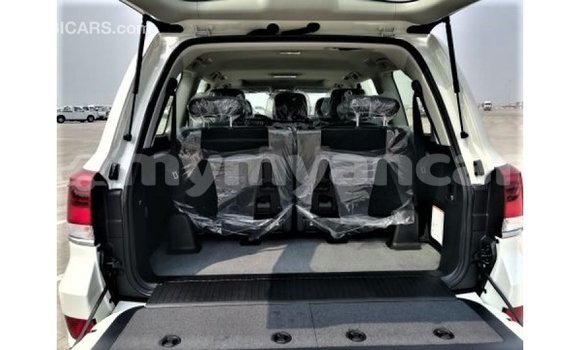 Buy Import Toyota Land Cruiser White Car in Import - Dubai in Ayeyarwady Buy Import Toyota Land Cruiser White Car in Import - Dubai in Ayeyarwady