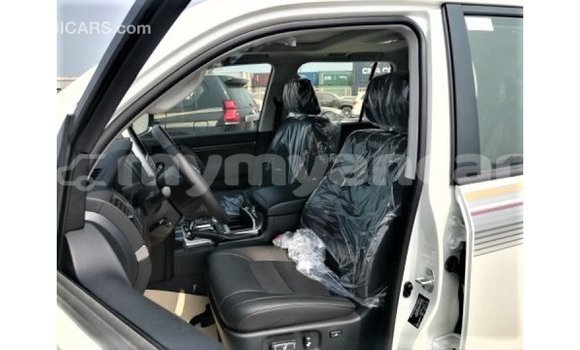 Buy Import Toyota Land Cruiser White Car in Import - Dubai in Ayeyarwady Buy Import Toyota Land Cruiser White Car in Import - Dubai in Ayeyarwady
