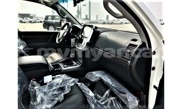 Buy Import Toyota Land Cruiser White Car in Import - Dubai in Ayeyarwady Buy Import Toyota Land Cruiser White Car in Import - Dubai in Ayeyarwady