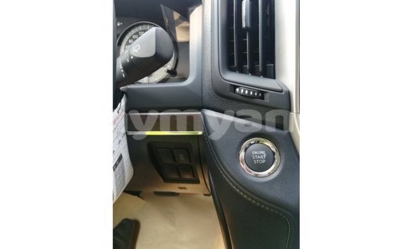 Buy Import Toyota Land Cruiser White Car in Import - Dubai in Ayeyarwady Buy Import Toyota Land Cruiser White Car in Import - Dubai in Ayeyarwady