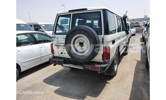 Buy Import Toyota Land Cruiser White Car in Import - Dubai in Ayeyarwady Buy Import Toyota Land Cruiser White Car in Import - Dubai in Ayeyarwady