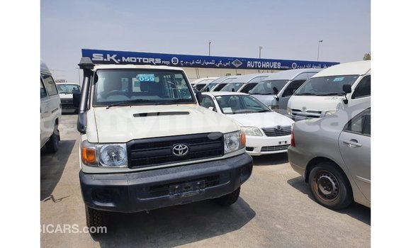 Buy Import Toyota Land Cruiser White Car in Import - Dubai in Ayeyarwady Buy Import Toyota Land Cruiser White Car in Import - Dubai in Ayeyarwady