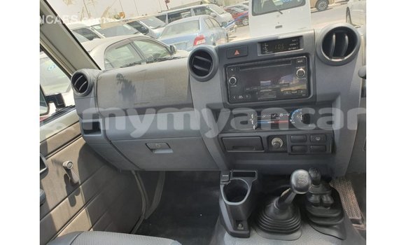 Buy Import Toyota Land Cruiser White Car in Import - Dubai in Ayeyarwady Buy Import Toyota Land Cruiser White Car in Import - Dubai in Ayeyarwady