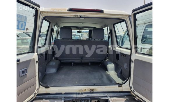 Buy Import Toyota Land Cruiser White Car in Import - Dubai in Ayeyarwady Buy Import Toyota Land Cruiser White Car in Import - Dubai in Ayeyarwady