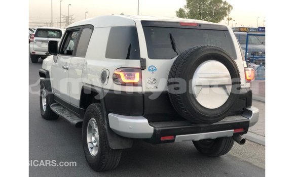 Buy Import Toyota FJ Cruiser White Car in Import - Dubai in Ayeyarwady Buy Import Toyota FJ Cruiser White Car in Import - Dubai in Ayeyarwady