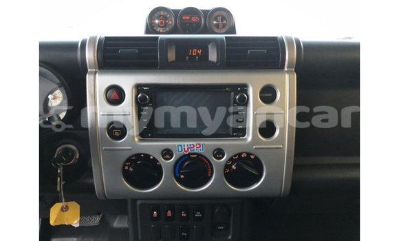 Buy Import Toyota FJ Cruiser White Car in Import - Dubai in Ayeyarwady Buy Import Toyota FJ Cruiser White Car in Import - Dubai in Ayeyarwady