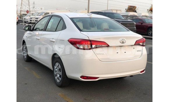 သွင်းကုန် Toyota Yaris White ကား Import - Dubai Ayeyarwady သွင်းကုန် Toyota Yaris White ကား Import - Dubai Ayeyarwady