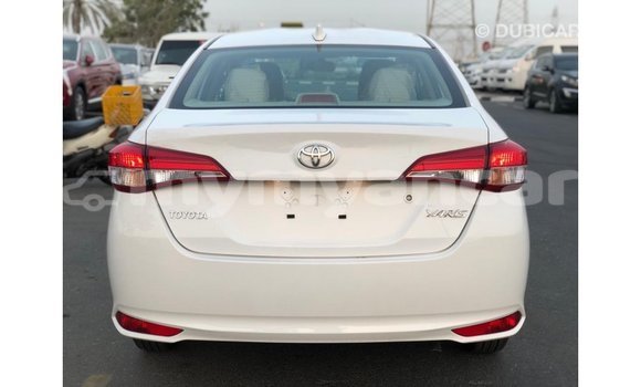 သွင်းကုန် Toyota Yaris White ကား Import - Dubai Ayeyarwady သွင်းကုန် Toyota Yaris White ကား Import - Dubai Ayeyarwady