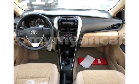သွင်းကုန် Toyota Yaris White ကား Import - Dubai Ayeyarwady သွင်းကုန် Toyota Yaris White ကား Import - Dubai Ayeyarwady