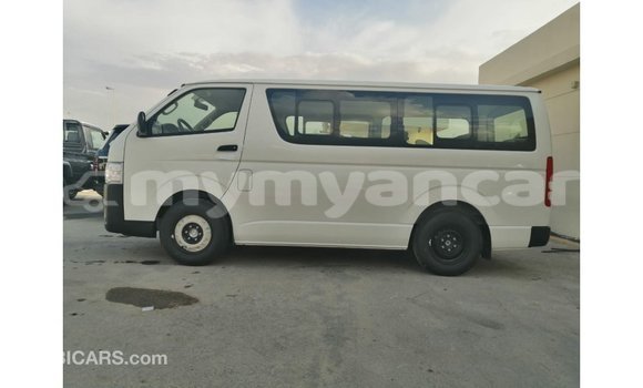 သွင်းကုန် Toyota Hiace White ကား Import - Dubai Ayeyarwady သွင်းကုန် Toyota Hiace White ကား Import - Dubai Ayeyarwady
