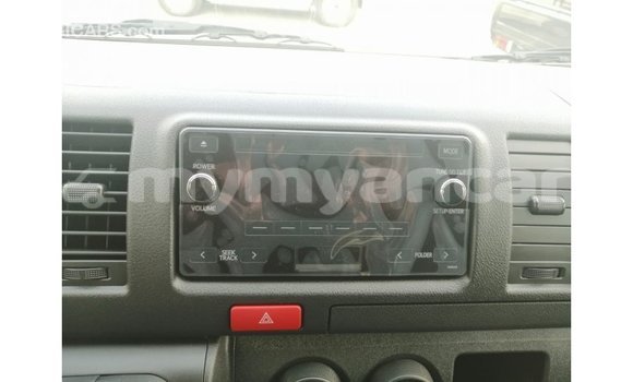 သွင်းကုန် Toyota Hiace White ကား Import - Dubai Ayeyarwady သွင်းကုန် Toyota Hiace White ကား Import - Dubai Ayeyarwady