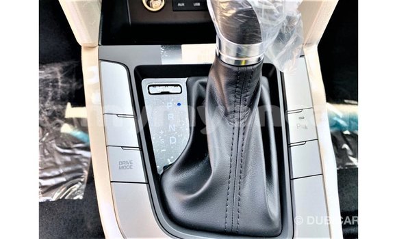 Buy Import Hyundai Elantra White Car in Import - Dubai in Ayeyarwady Buy Import Hyundai Elantra White Car in Import - Dubai in Ayeyarwady