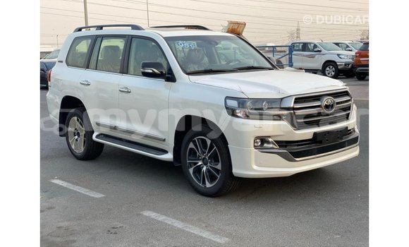 သွင်းကုန် Toyota Land Cruiser White ကား Import - Dubai Ayeyarwady သွင်းကုန် Toyota Land Cruiser White ကား Import - Dubai Ayeyarwady