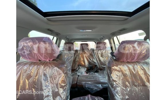 သွင်းကုန် Toyota Land Cruiser White ကား Import - Dubai Ayeyarwady သွင်းကုန် Toyota Land Cruiser White ကား Import - Dubai Ayeyarwady