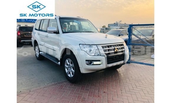 သွင်းကုန် Mitsubishi Pajero White ကား Import - Dubai Ayeyarwady သွင်းကုန် Mitsubishi Pajero White ကား Import - Dubai Ayeyarwady