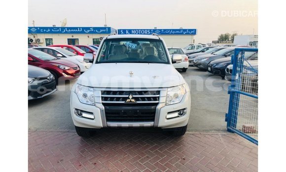 သွင်းကုန် Mitsubishi Pajero White ကား Import - Dubai Ayeyarwady သွင်းကုန် Mitsubishi Pajero White ကား Import - Dubai Ayeyarwady