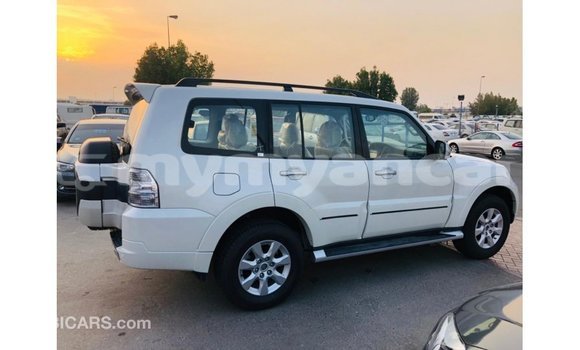 သွင်းကုန် Mitsubishi Pajero White ကား Import - Dubai Ayeyarwady သွင်းကုန် Mitsubishi Pajero White ကား Import - Dubai Ayeyarwady