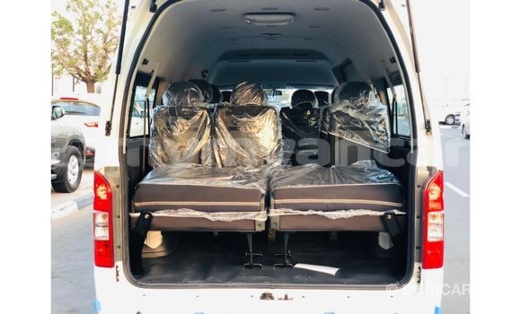 သွင်းကုန် Foton Tunland White ကား Import - Dubai Ayeyarwady သွင်းကုန် Foton Tunland White ကား Import - Dubai Ayeyarwady