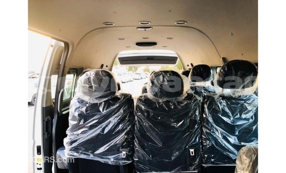 သွင်းကုန် Foton Tunland White ကား Import - Dubai Ayeyarwady သွင်းကုန် Foton Tunland White ကား Import - Dubai Ayeyarwady