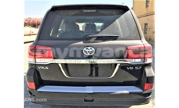 Buy Import Toyota Land Cruiser Black Car in Import - Dubai in Ayeyarwady Buy Import Toyota Land Cruiser Black Car in Import - Dubai in Ayeyarwady