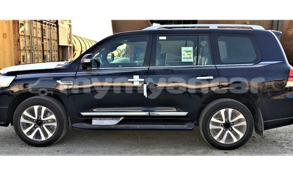 Buy Import Toyota Land Cruiser Black Car in Import - Dubai in Ayeyarwady Buy Import Toyota Land Cruiser Black Car in Import - Dubai in Ayeyarwady
