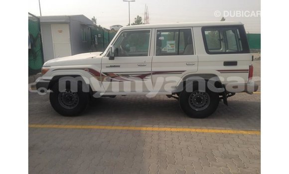 Buy Import Toyota Land Cruiser White Car in Import - Dubai in Ayeyarwady Buy Import Toyota Land Cruiser White Car in Import - Dubai in Ayeyarwady