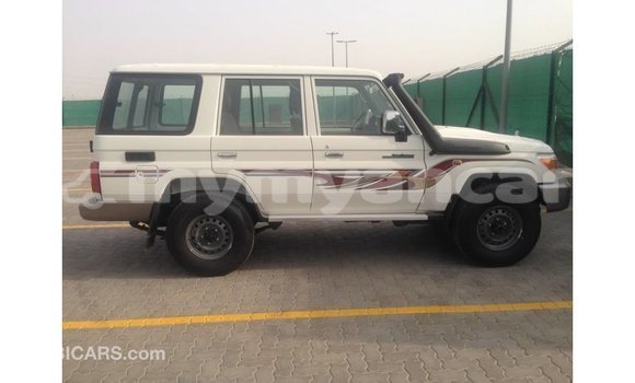 Buy Import Toyota Land Cruiser White Car in Import - Dubai in Ayeyarwady Buy Import Toyota Land Cruiser White Car in Import - Dubai in Ayeyarwady
