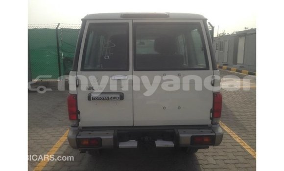 Buy Import Toyota Land Cruiser White Car in Import - Dubai in Ayeyarwady Buy Import Toyota Land Cruiser White Car in Import - Dubai in Ayeyarwady