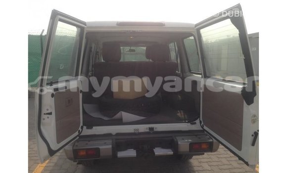 Buy Import Toyota Land Cruiser White Car in Import - Dubai in Ayeyarwady Buy Import Toyota Land Cruiser White Car in Import - Dubai in Ayeyarwady