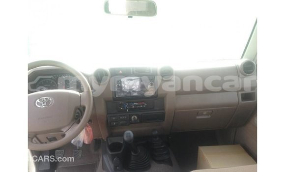 Buy Import Toyota Land Cruiser White Car in Import - Dubai in Ayeyarwady Buy Import Toyota Land Cruiser White Car in Import - Dubai in Ayeyarwady
