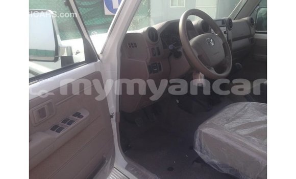 Buy Import Toyota Land Cruiser White Car in Import - Dubai in Ayeyarwady Buy Import Toyota Land Cruiser White Car in Import - Dubai in Ayeyarwady