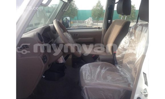 Buy Import Toyota Land Cruiser White Car in Import - Dubai in Ayeyarwady Buy Import Toyota Land Cruiser White Car in Import - Dubai in Ayeyarwady