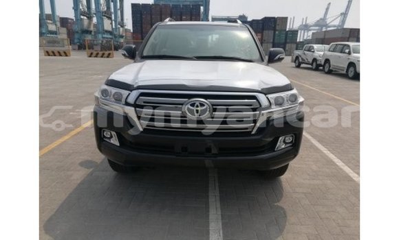 Buy Import Toyota Land Cruiser Black Car in Import - Dubai in Ayeyarwady Buy Import Toyota Land Cruiser Black Car in Import - Dubai in Ayeyarwady