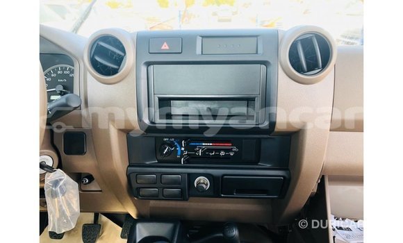 Buy Import Toyota Land Cruiser Beige Car in Import - Dubai in Ayeyarwady Buy Import Toyota Land Cruiser Beige Car in Import - Dubai in Ayeyarwady