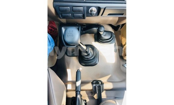 Buy Import Toyota Land Cruiser Beige Car in Import - Dubai in Ayeyarwady Buy Import Toyota Land Cruiser Beige Car in Import - Dubai in Ayeyarwady