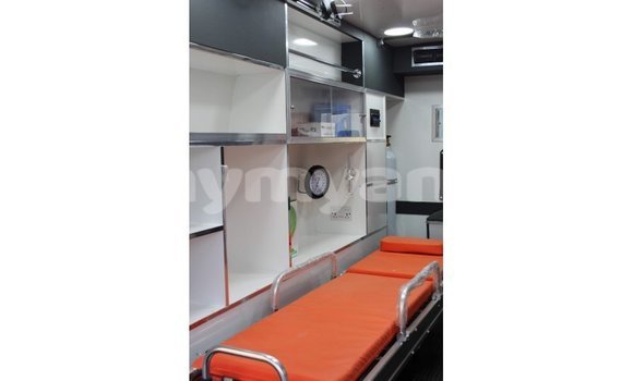 သွင်းကုန် Toyota Hiace White ကား Import - Dubai Ayeyarwady သွင်းကုန် Toyota Hiace White ကား Import - Dubai Ayeyarwady