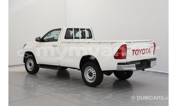 Buy Import Toyota Hilux White Car in Import - Dubai in Ayeyarwady Buy Import Toyota Hilux White Car in Import - Dubai in Ayeyarwady