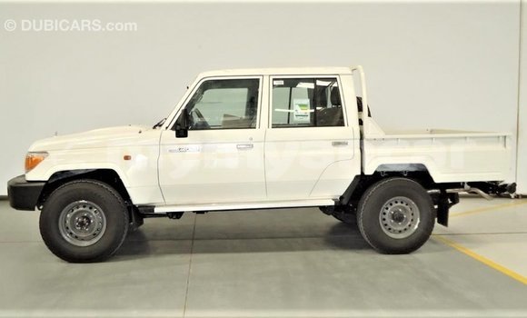 Buy Import Toyota Land Cruiser White Car in Import - Dubai in Ayeyarwady Buy Import Toyota Land Cruiser White Car in Import - Dubai in Ayeyarwady