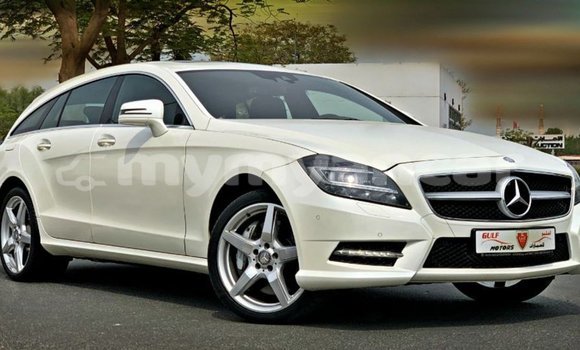 Buy Import Mercedes-Benz 190 (W201) White Car in Import - Dubai in Ayeyarwady Buy Import Mercedes-Benz 190 (W201) White Car in Import - Dubai in Ayeyarwady