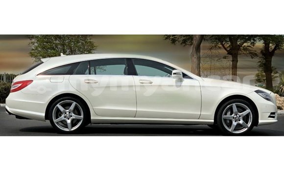 Buy Import Mercedes-Benz 190 (W201) White Car in Import - Dubai in Ayeyarwady Buy Import Mercedes-Benz 190 (W201) White Car in Import - Dubai in Ayeyarwady
