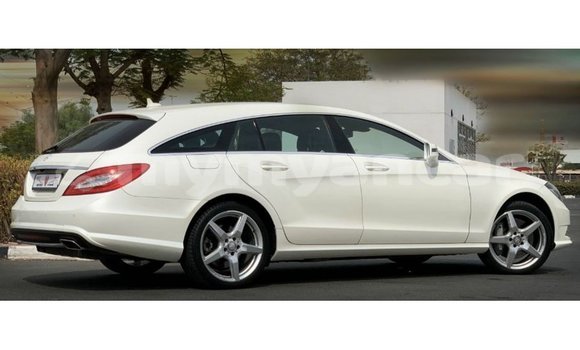 Buy Import Mercedes-Benz 190 (W201) White Car in Import - Dubai in Ayeyarwady Buy Import Mercedes-Benz 190 (W201) White Car in Import - Dubai in Ayeyarwady