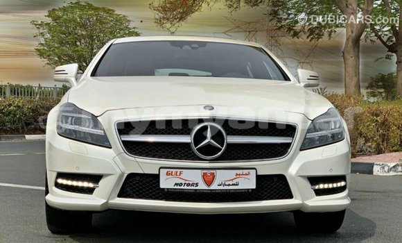 Buy Import Mercedes-Benz 190 (W201) White Car in Import - Dubai in Ayeyarwady Buy Import Mercedes-Benz 190 (W201) White Car in Import - Dubai in Ayeyarwady
