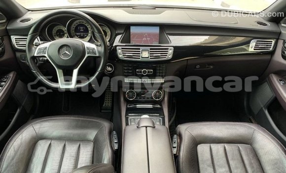 Buy Import Mercedes-Benz 190 (W201) White Car in Import - Dubai in Ayeyarwady Buy Import Mercedes-Benz 190 (W201) White Car in Import - Dubai in Ayeyarwady